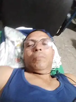 Snapshot of Alex011277 chatting on October 12, 4:00 am Alex011277 online show from October 12, 4:00 am