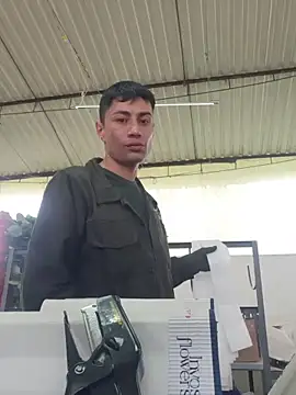 Snapshot of 1418edwar chatting on March 2, 2:46 pm 1418edwar online show from March 2, 2:46 pm