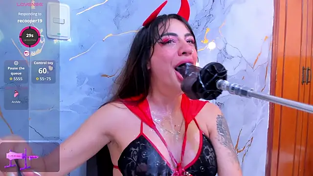 Snapshot of violett_collins_ chatting on October 5, 1:48 am violett collins online show from October 5, 1:48 am