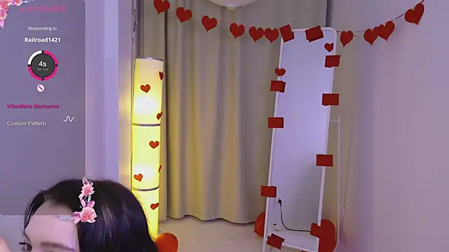 Snapshot of Lana__Cute_ chatting on February 11, 11:01 pm Lana Cute online show from February 11, 11:01 pm