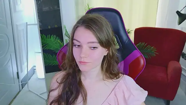 Lana  Cute  online show from July 22, 1:58 pm