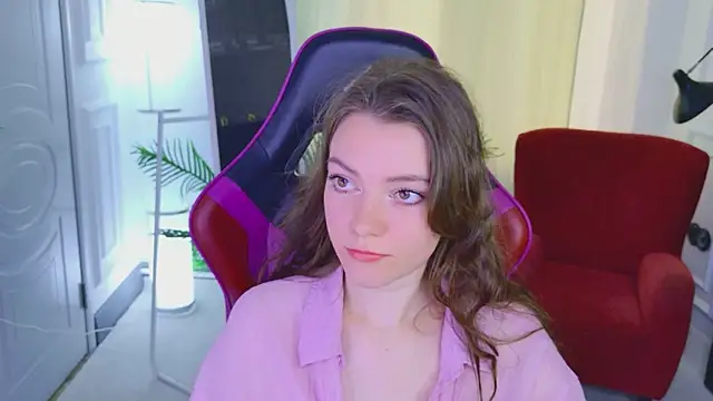 Lana  Cute  online show from July 28, 4:39 pm