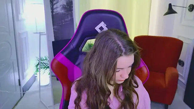 Lana  Cute  online show from August 4, 1:46 pm