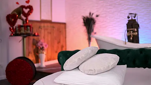 Jenna Day online show from February 23, 8:22 am