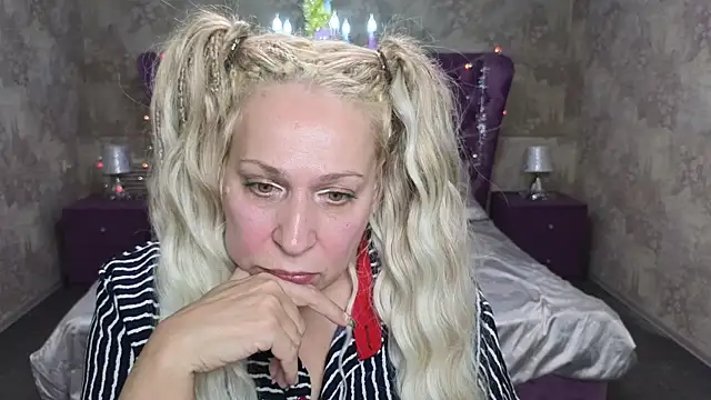 Snapshot of Penelope_Pinky chatting on January 3, 2:51 pm Penelope Pinky online show from January 3, 2:51 pm