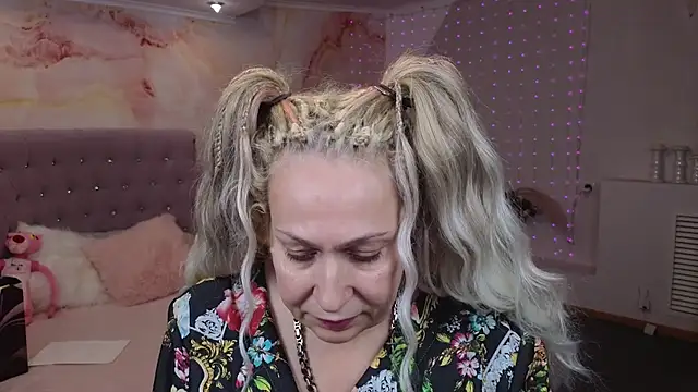 Snapshot of Penelope_Pinky chatting on January 15, 2:13 pm Penelope Pinky online show from January 15, 2:13 pm