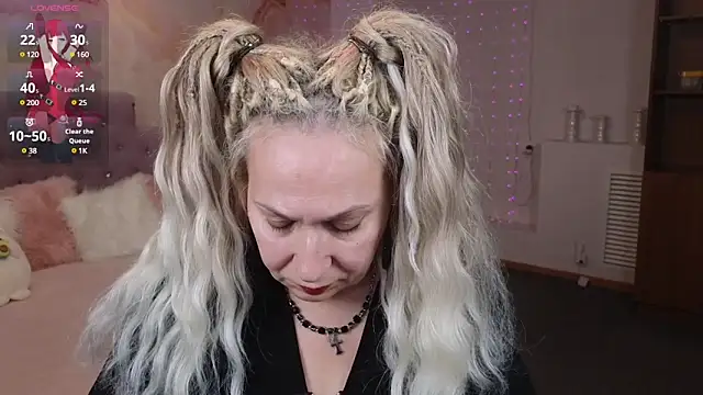 Snapshot of Penelope_Pinky chatting on February 4, 5:34 pm Penelope Pinky online show from February 4, 5:34 pm