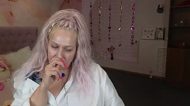 Snapshot of Penelope_Pinky chatting on February 27, 9:04 pm Penelope Pinky online show from February 27, 9:04 pm