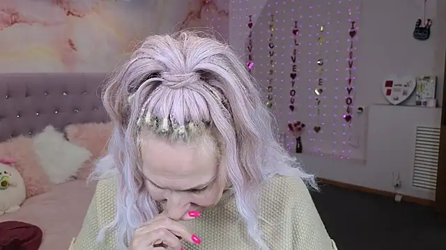 Snapshot of Penelope_Pinky chatting on March 14, 5:35 pm Penelope Pinky online show from March 14, 5:35 pm