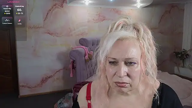 Penelope Pinky online show from July 22, 12:19 pm