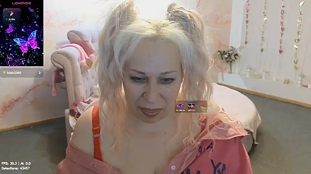 Penelope Pinky online show from July 29, 11:19 am