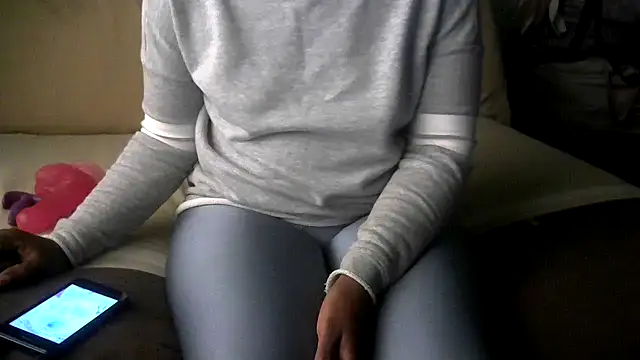 Snapshot of NicoleBitch87 chatting on March 20, 6:19 am NicoleBitch87 online show from March 20, 6:19 am