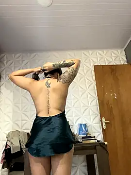 Nicollygriu online show from November 30, 1:04 pm