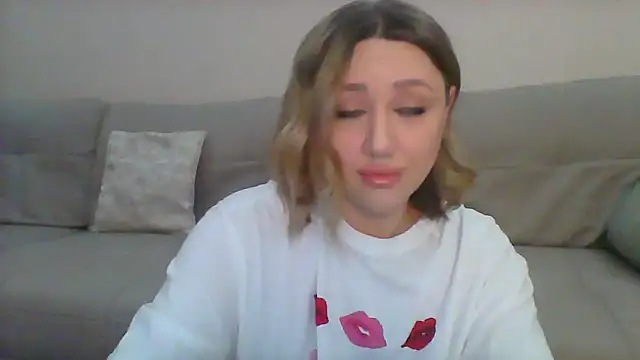 VickyLove047 online show from March 23, 3:43 am