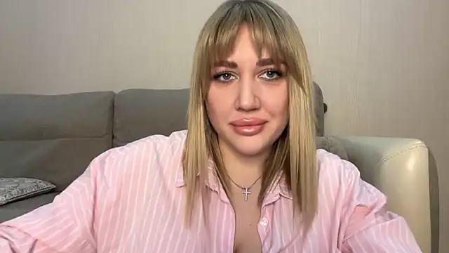 Snapshot of VickyLove047 chatting on February 7, 6:28 am VickyLove047 online show from February 7, 6:28 am