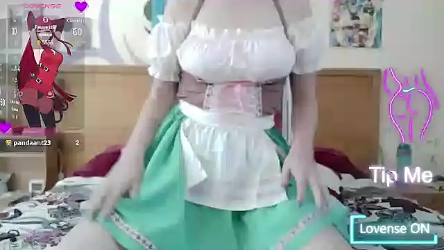 Snapshot of MilahHot13 chatting on September 28, 3:17 pm MilahHot13 online show from September 28, 3:17 pm