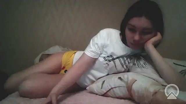 Snapshot of pink_pikachu_ chatting on May 23, 11:47 am pink pikachu online show from May 23, 11:47 am