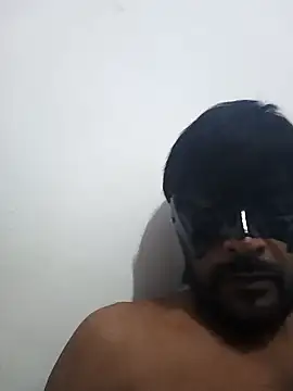 Snapshot of johnsinsexy chatting on January 1, 5:43 am johnsinsexy online show from January 1, 5:43 am