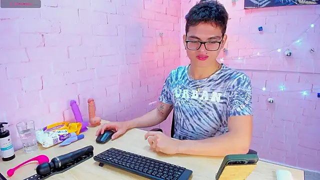 Snapshot of JACK_BLOSSOM_ chatting on December 19, 12:01 pm JACK BLOSSOM online show from December 19, 12:01 pm