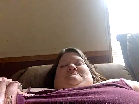 chrissybear84 online show from February 18, 6:59 pm