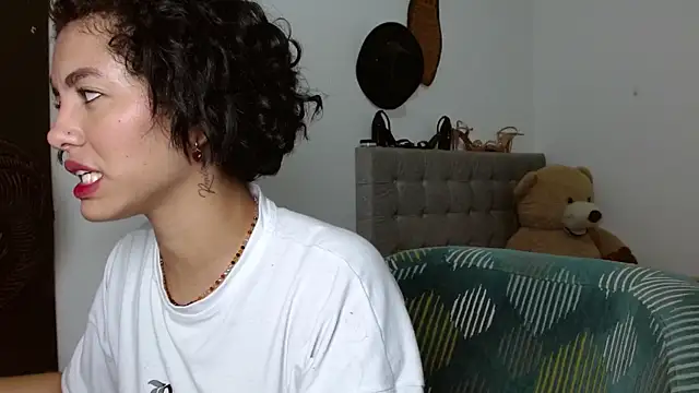 Sexy Lia  online show from April 28, 2:10 am
