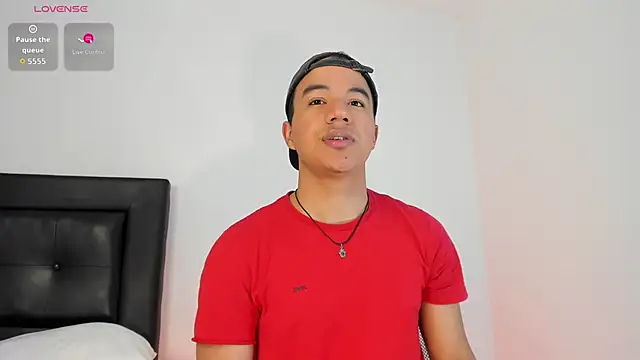 Snapshot of lucas_wellx chatting on June 22, 9:28 am lucas wellx online show from June 22, 9:28 am