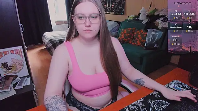 Snapshot of Alice_Dreamgirl_ chatting on May 26, 8:43 am Alice Dreamgirl online show from May 26, 8:43 am