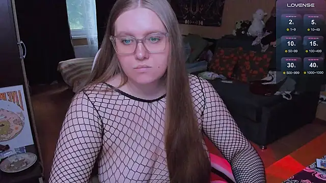 Snapshot of Alice_Dreamgirl_ chatting on June 24, 7:07 am Alice Dreamgirl online show from June 24, 7:07 am