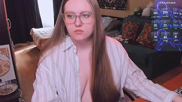 Snapshot of Alice_Dreamgirl_ chatting on July 3, 12:22 pm Alice Dreamgirl online show from July 3, 12:22 pm