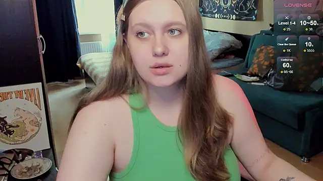 Snapshot of Alice_Dreamgirl_ chatting on July 18, 11:47 am Alice Dreamgirl online show from July 18, 11:47 am