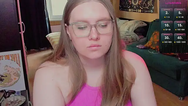Snapshot of Alice_Dreamgirl_ chatting on July 31, 8:58 am Alice Dreamgirl online show from July 31, 8:58 am