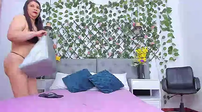 hotmature1 online show from March 12, 11:20 am