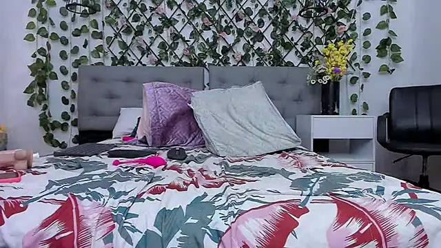 hotmature1 online show from March 20, 5:36 pm