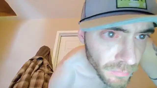 Snapshot of Huntzg23 chatting on December 2, 11:59 am Huntzg23 online show from December 2, 11:59 am