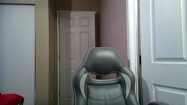 Huntzg23 online show from March 16, 5:02 am