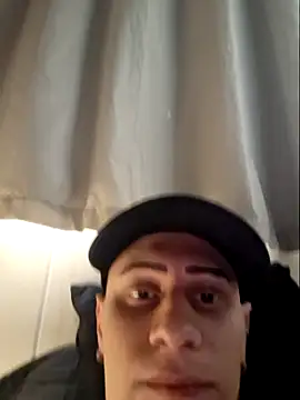 Snapshot of Leinad27 chatting on November 9, 3:10 pm Leinad27 online show from November 9, 3:10 pm