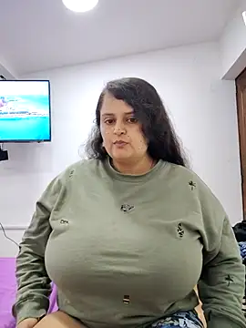 Miss balloonsmila online show from December 2, 5:13 am