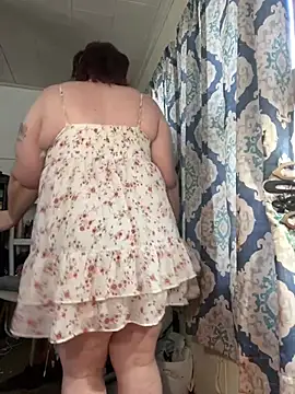 Snapshot of leenieb88 chatting on January 12, 4:01 pm leenieb88 online show from January 12, 4:01 pm