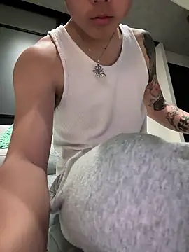 kuma0908 online show from April 18, 10:19 am