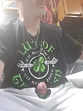 tileguyyy online show from September 18, 4:36 am