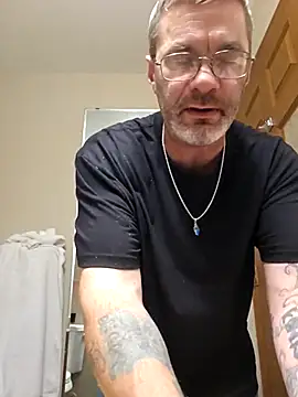 tileguyyy online show from November 30, 1:20 am