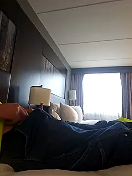 tileguyyy online show from April 2, 11:13 pm