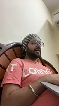 Snapshot of Arsh_Loves_Luv chatting on December 27, 3:37 pm Arsh Loves Luv online show from December 27, 3:37 pm