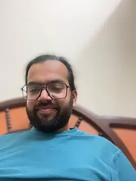 Snapshot of Arsh_Loves_Luv chatting on January 4, 9:41 pm Arsh Loves Luv online show from January 4, 9:41 pm