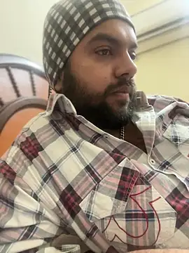 Snapshot of Arsh_Loves_Luv chatting on January 5, 9:47 pm Arsh Loves Luv online show from January 5, 9:47 pm