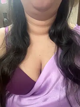 Snapshot of Akhi_Akshaya chatting on December 20, 1:47 am Akhi Akshaya online show from December 20, 1:47 am