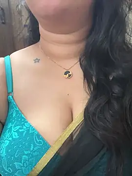 Snapshot of Akhi_Akshaya chatting on December 21, 5:58 am Akhi Akshaya online show from December 21, 5:58 am