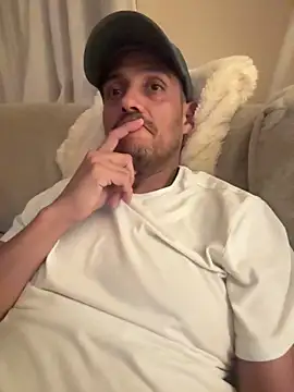 Snapshot of Matdeanslavenh chatting on October 25, 12:40 am Matdeanslavenh online show from October 25, 12:40 am