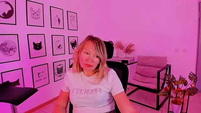 RosalindaFortuna online show from December 25, 11:22 am