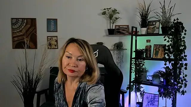 RosalindaFortuna online show from January 4, 2:04 pm